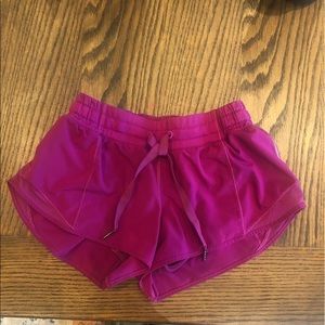 Lululemon Hotty Hot shorts 2.5”